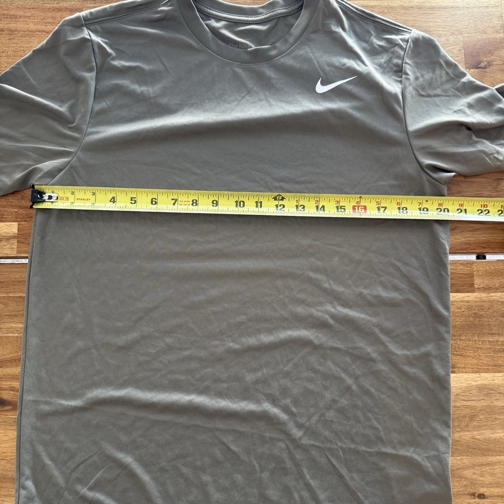 NWT Nike Men's Dri-FIT Legend Short Sleeve Training Shirt Size M- DX0989-222 - Picture 4 of 10